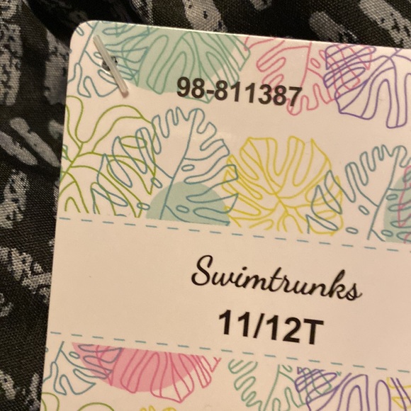 Swim Trunks Brand New with TAG Boys size 11/12T - Picture 4 of 7